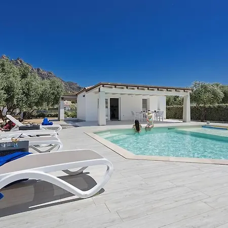 350 Mt Spiaggia Villa Claudia Con Piscina Privata Tertenia Exterior photo