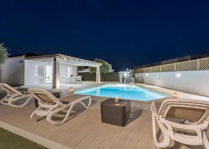 350 Mt Spiaggia Villa Claudia Con Piscina Privata