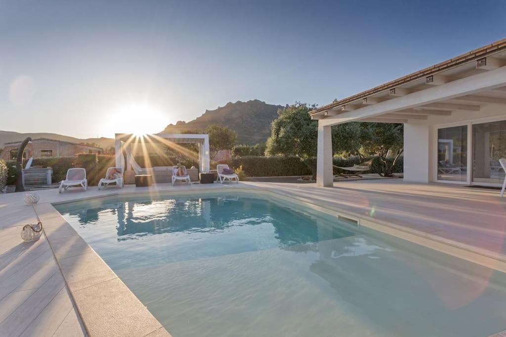 350 Mt Claudia Con Piscina Privata *