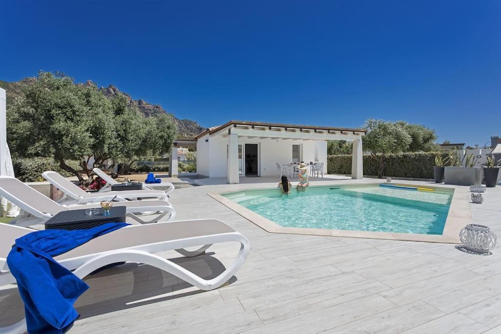 350 Mt Claudia Con Piscina Privata Tertenia