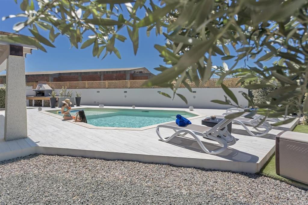 Villa 350 Mt Claudia Con Piscina Privata Tertenia