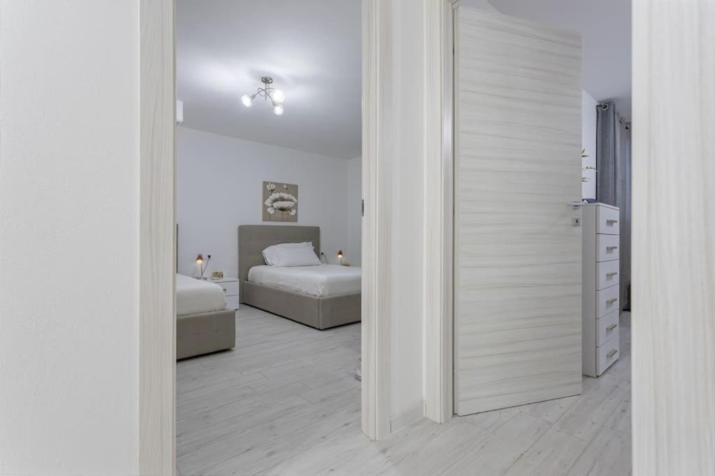 Villa 350 Mt Claudia Con Piscina Privata Tertenia
