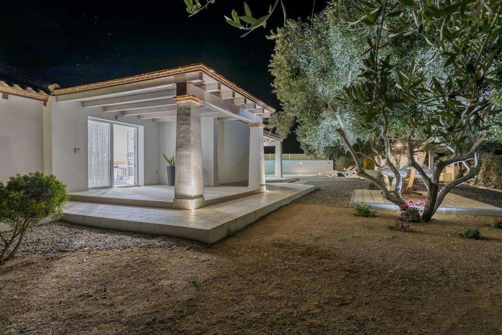 Villa 350 Mt Claudia Con Piscina Privata