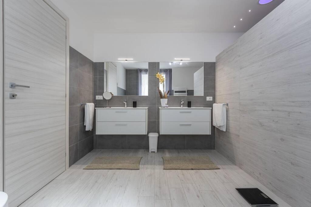 350 Mt Claudia Con Piscina Privata *